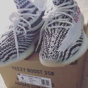 Yeezy 350 v2 Zebra *price drop*